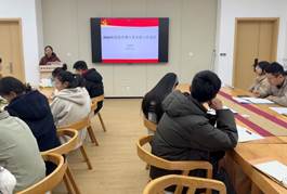 会议室里的人们描述已自动生成